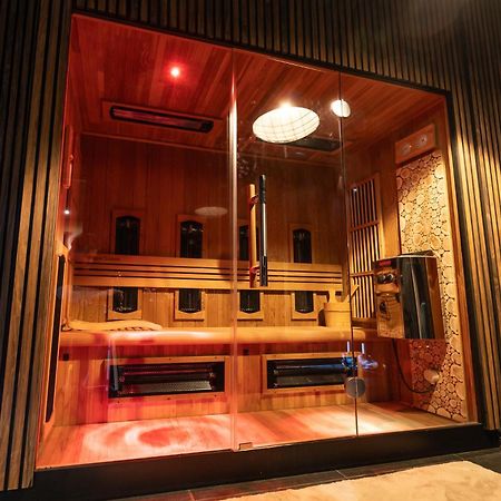De Luxe Bed &Wellness Βίλα 's-Hertogenbosch  Εξωτερικό φωτογραφία