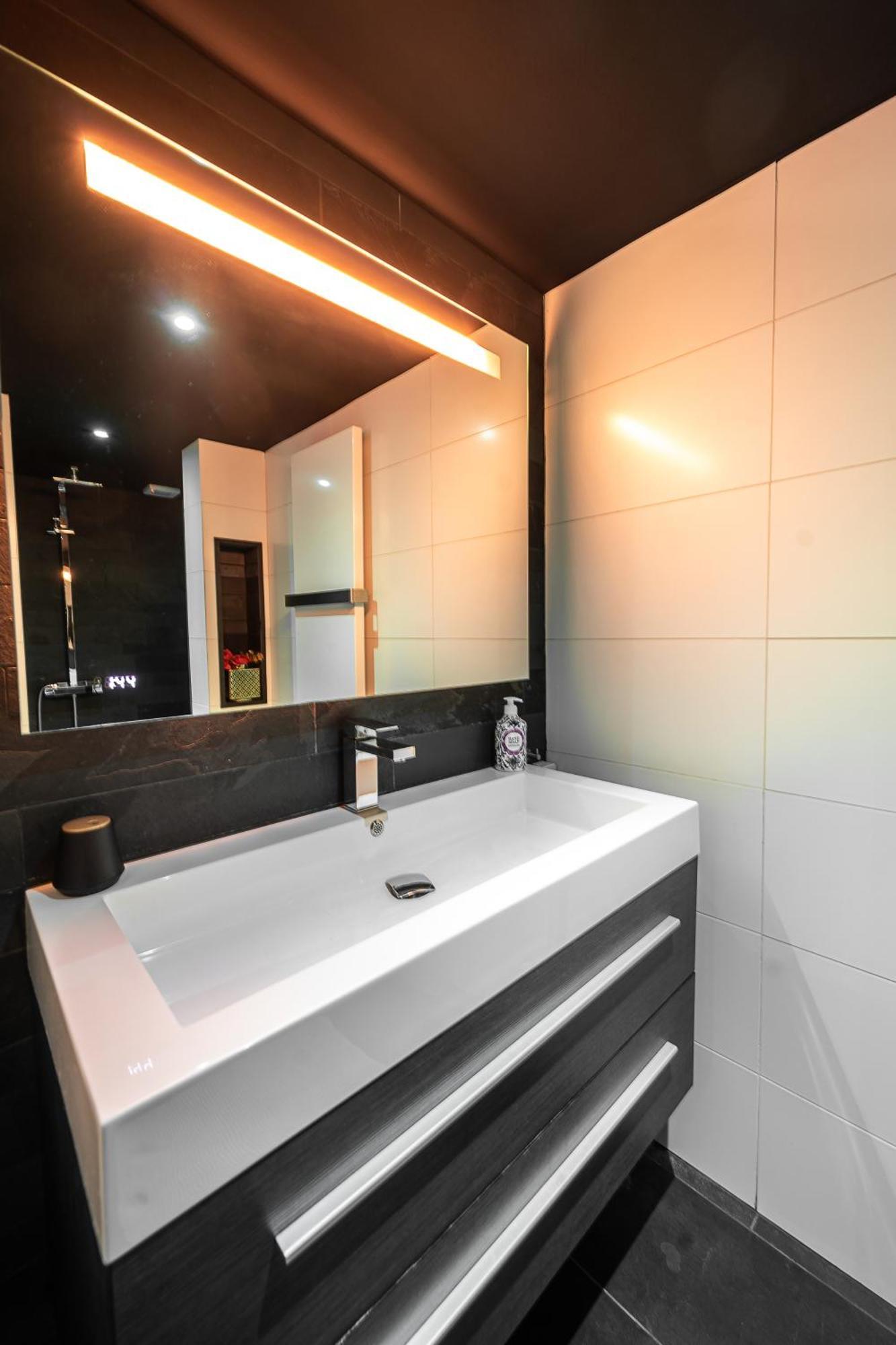 De Luxe Bed &Wellness Βίλα 's-Hertogenbosch  Εξωτερικό φωτογραφία