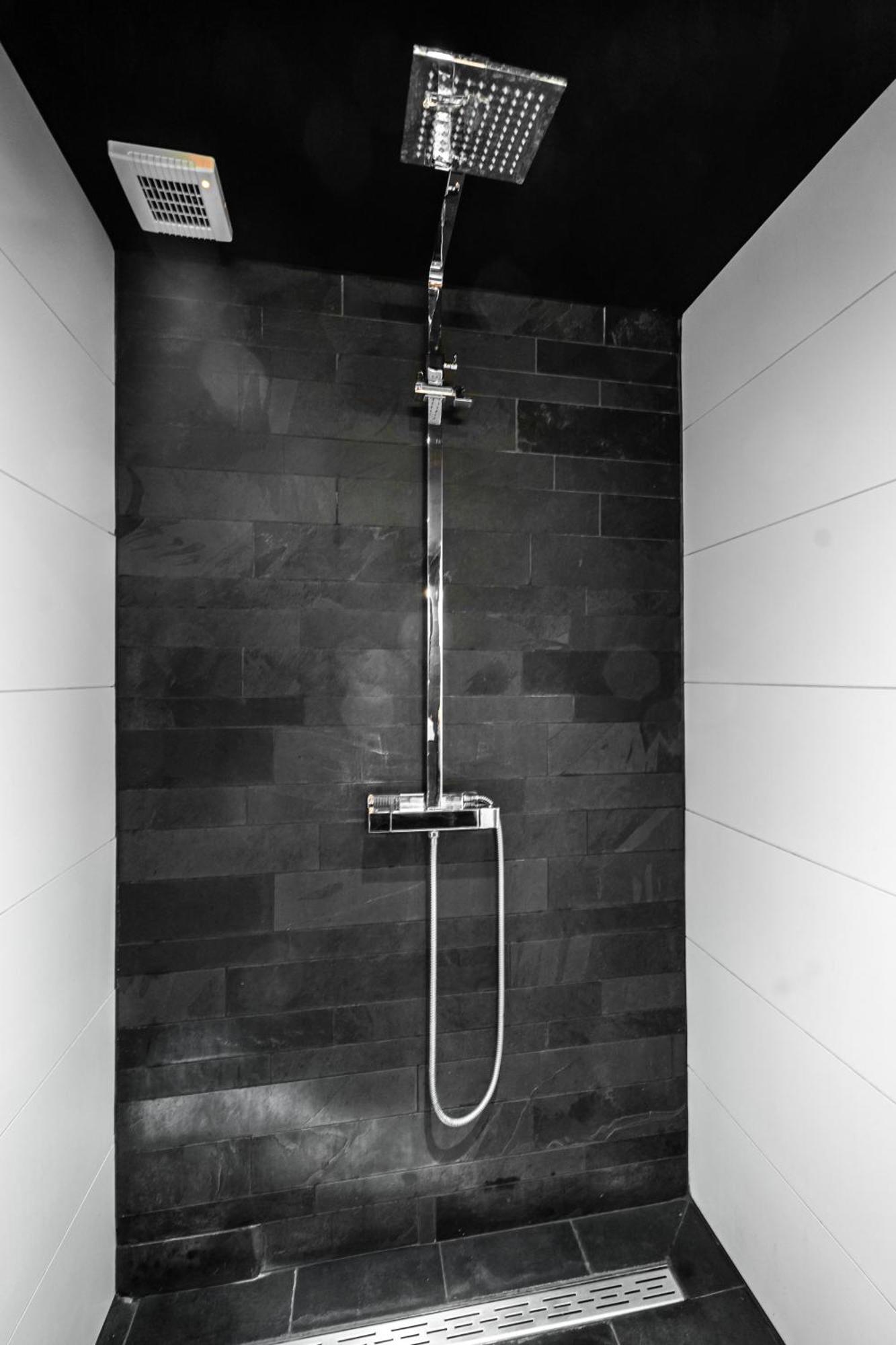 De Luxe Bed &Wellness Βίλα 's-Hertogenbosch  Εξωτερικό φωτογραφία